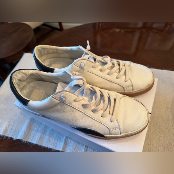 Dolce Vita Sneaker - Picture 5 of 6